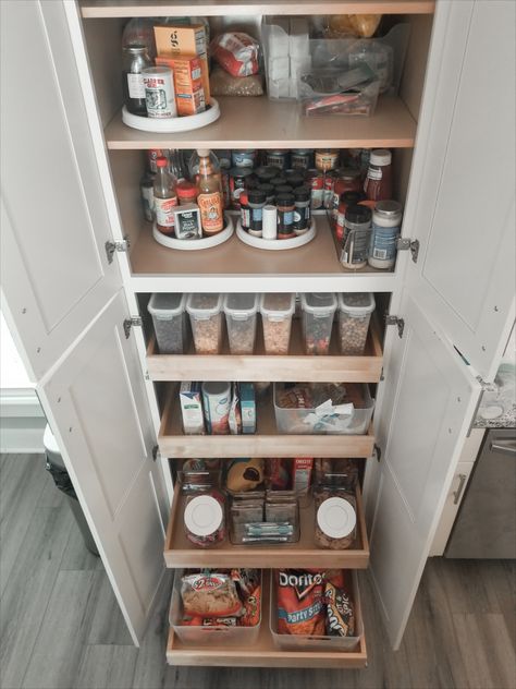 Small Pantry Cabinet, Cabinet Ideas Kitchen, Deep Pantry Organization, Narrow Pantry, Tiny Pantry, Mediterranean Kitchen Design, Pantry Space, Deep Pantry, Small Pantry Organization