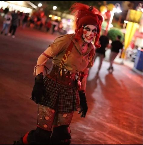 Scary Clown Outfit Women, Haunt Actor Costumes, Clown Costume Women Scary, Bobbins The Clown, Scare Actor Make Up, Scare Actor Costumes, Scary Clown Costume Ideas, Scary Clown Costume Women, Farm Outfit Ideas