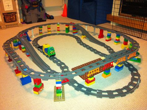 Lego Duplo Elevated Train Track | Flickr - Photo Sharing! Duplo Builds, Duplo Creations, Lego Duplo Train, Duplo Ideas, Elevated Train, Lego Activities, Hama Beads Minecraft, Lego Trains, Lego Blocks