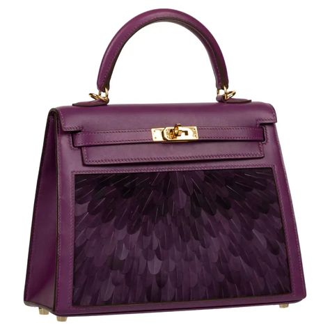 Hermès Kelly 25cm Custom Violet Feather Design Tadelakt Leather Gold Hardware For Sale at 1stDibs Kelly Sellier, Hermes Kelly Bag, Luxury Bags Collection, Dream Bags, Vintage Hermes, Kelly Bag, Luxury Purses, Jane Birkin, Feather Design