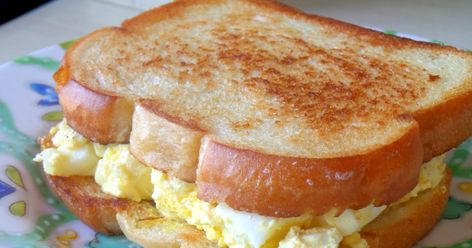 Know what I love?  I love egg salad sandwiches. WARM egg salad sandwiches on buttered grilled bread!  I'm picky abou... Hard Boil Eggs, Classic Egg Salad Sandwich, Pickles Onions, Boil Eggs, Egg Salad Sandwich, Classic Egg Salad, Tuna And Egg, Country Fried Steak, Grilled Bread