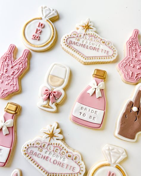 🎰Ebony’s Vegas Bachelorette cookies 💍 #vegas#bachelorette#bacheloretteparty#bachelorettecookies#lasvegas#cookies#cookiesofinstagram#lasvegascookies Bachelorette Cookie Ideas, Bachelorette Party Food, Bachelorette Party Cookies, Bachelorette Cookies, Party Cookies, Vegas Bachelorette, Party Inspiration, Party Food, Bachelorette Party