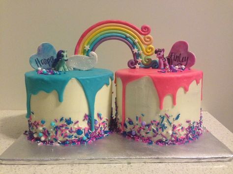 Rainbow cake idea 2 Cakes Joined, Cake Bear, Baby Shower Cake Designs, Twin Birthday Cakes, Rainbow Cake Topper, Carousel Cake, My Little Pony Cake, Two Birthday, Fondant Cake Designs