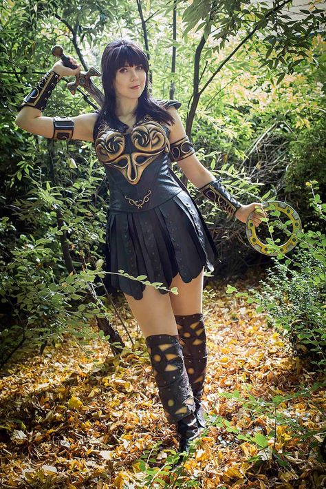 Xena - KamuiCosplay Xena Costume, Warrior Princess Costume, Kamui Cosplay, Medieval Cosplay, Xena Warrior Princess, Xena Warrior, Princess Cosplay, Epic Cosplay, Cosplay Tutorial