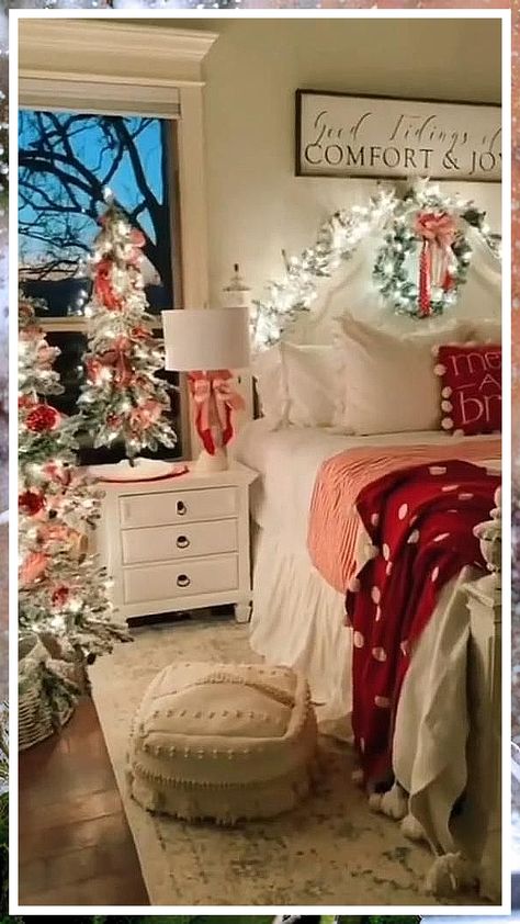 Winter Home Decor Bathroom - Discover Your Desire - Act quickly or you will missed it. Visit for more! Winter Decorations Bedroom, Christmas Shelf Decor Ideas Bedroom, Chirtmas Rooms Decor, Modern Christmas Bedroom Decor, Fall Winter Bedroom Ideas, Winter Themed Room, Christmas Teen Bedroom, Warm Christmas Bedroom, Room Inspo Christmas