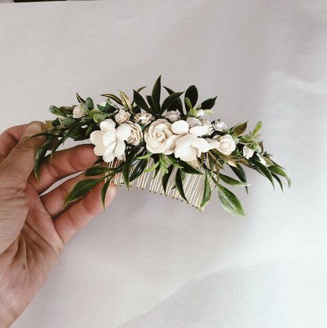 Flowers Available In October, Bridal Flowers In Hair, Wedding Floral Hair Piece, Wedding Flowers In Hair, Hair Pieces For Wedding, Floral Hair Clip Wedding, Floral Hair Piece Wedding, Leaf Hair Piece, Gold Leaf Hair