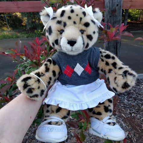 Build a bear cheetah wearing a preppy girl outfit Custom Build A Bear, Build A Bear Stuffed Animals, Cheetah Stuffed Animal, Build A Bear Bears Stuffed Animals, Build A Bear Cheetah, Lamb Stuffed Animal, Cheetah Style, Build A Bear Outfits, Indie Decor