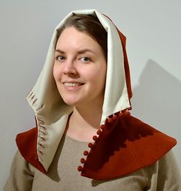 Aarhus University, Medieval Hood, Halloween Candy Crafts, Viking Hood, Norse Clothing, Medieval Hats, Medieval Cloak, Historical Hats, Medieval Garb