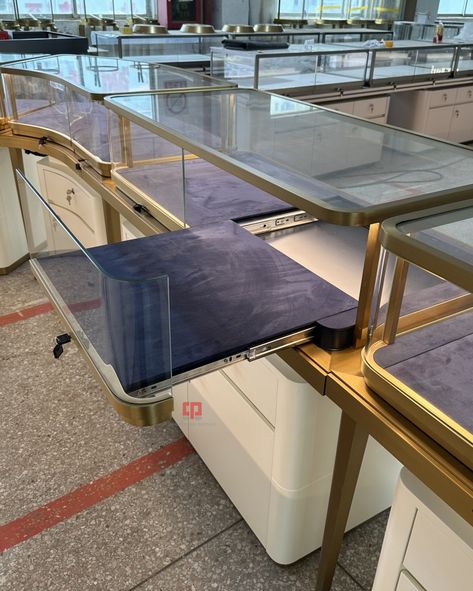 Jewelri Cabinet Glass Showcase|Jewelry Display Counter|Jewelry Counter Luxury Jewelry Display, Luxury Retail Store, Jewelry Counter, Jewelry Table Display, Shop Counter Design, Jewelry Shop Display, Jewelry Store Displays, Luxury Jewelry Store, Retail Store Interior Design