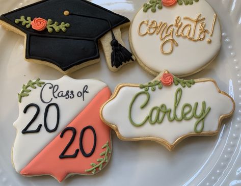 Graduation Cookies Decorated, Graduation Party Desserts, Graduation Treats, Graduation Food, Backyard Graduation Party, Graduation Party Diy, Graduation Party Planning, Graduation Cookies, Sugar Cookie Designs