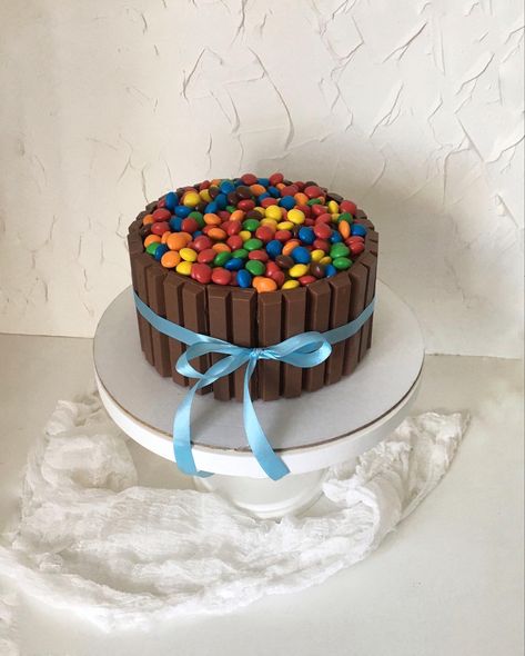 Kitkat M&m Cake, Kit Kat M&m Cake, Mnm Cake, M&m Cake, Kitkat Cake, 14th Birthday Cakes, 17 Birthday Cake, S Cake, Peppa Pig Cake