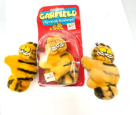 Gorgeous collectible and vintage plush pencil clip Garfield orange, cat, hugger. Vintage Garfield Plush, Garfield Decor, Garfield Merch, Garfield Merchandise, Garfield Things, Garfield Stuff, Garfield Plush, Fat Orange Cat, Garfield Pictures