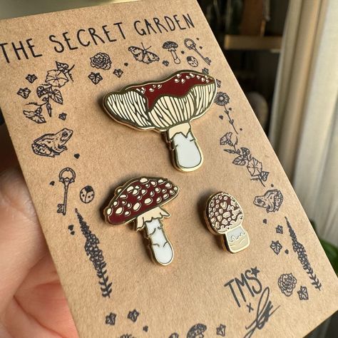 Mushroom Trio Enamel Pins - Etsy Sticker Inspo, Fly Agaric, Fairy Ring, Header Design, Stamp Carving, Backpack Pins, Bag Pins, Cute Pins, Pinback Buttons