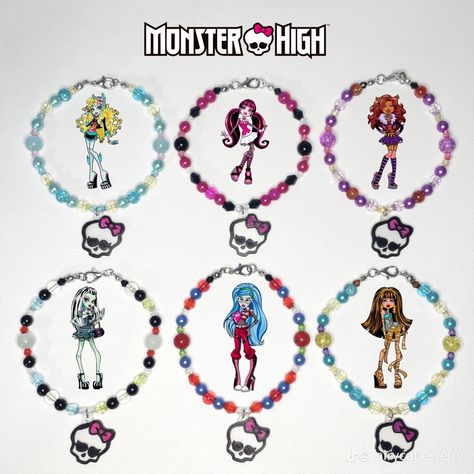 Monster High Friendship Bracelets, Cartoon Bracelet Ideas, Monster High Bracelet, Character Bracelets, Girly Bracelets, Diy Kandi Bracelets, Colorful Bead Bracelets, Pony Bead Bracelets, Bff Bracelets