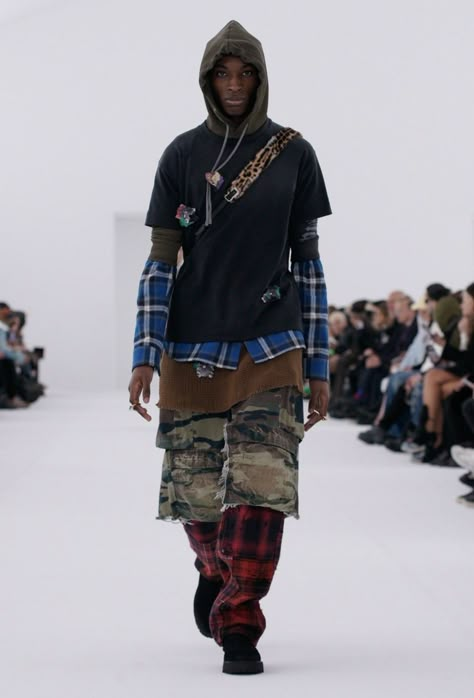 Archive Mens Fashion, Waterproof Outfit, Givenchy Menswear, Aesthetic Runway, Layers Outfit, Grunge Outfits Men, Styling Moodboard, Pose Gesture, Matthew M Williams