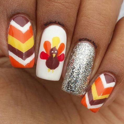 Chevron Chick Rose Nail Design, Turkey Nails, Thanksgiving Nail Designs, Thanksgiving Nail Art, Thanksgiving Nail, Holiday Nails Christmas, November Nails, 13 November, Holiday Nail Art