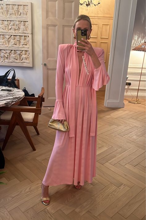 Refined Fashion, Ruched Maxi Dress, Pink Party Dresses, Self Portrait Dress, Fairy Fashion, Grad Dresses, Romantic Dress, Evening Dresses Elegant, Abayas Fashion