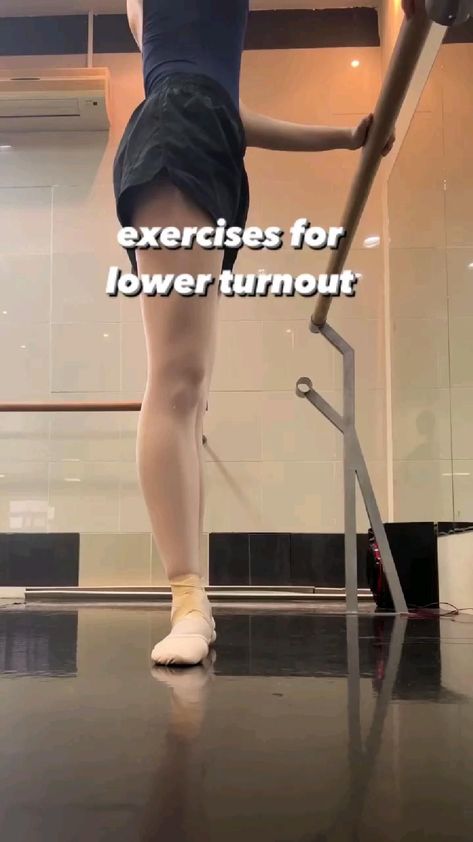 At Home Ballet Workout, Dancer Turnout Workout, Feet Workout Ballet, Ballet How To, How To Start Ballet At Home, How To Get Hyperextended Knees, Train Like A Ballerina, Ballet Stretches For Flexibility Beginners, Ballet Basics Moves