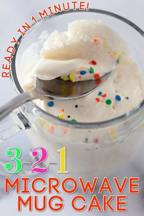 Quick Mug Cake Microwave Recipes, 3 2 1 Mug Cake, Microwave Cake Mix, Mug Cake Easy, Microwave Mug Cake, Microwave Mug Recipes, Easy Strawberry Cheesecake, Microwave Mug, Easy Mug Cake