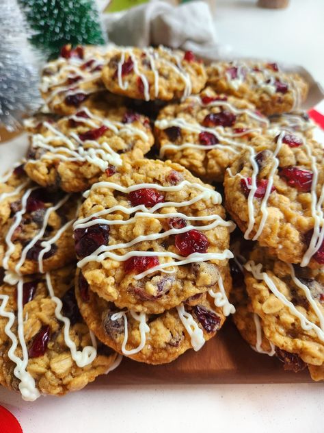 Christmas Baking Recipes Easy, Cranberry Oatmeal Cookies, Best Cookie Recipe Ever, Christmas Baking Easy, Cranberry Oatmeal, Best Oatmeal Cookies, Oatmeal Cranberry Cookies, Christmas Baking Recipes, Oatmeal Cookies Chewy