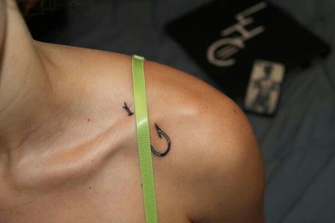 Fish Hook Tattoo, Hook Tattoo, Fishing Hook Tattoo, Hook Tattoos, Unusual Tattoo, Shark Tattoos, Cute Fish, Piercing Tattoo, Mini Tattoos