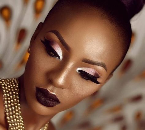 Makeup for black women Make For Black Women, Black Women Makeup Looks, Woc Makeup, Beauty Zone, Cute Eyeshadow Looks, Makeup Hacks Beauty Secrets, Makeup For Black Skin, Birthday Makeup, Cat Eye Makeup