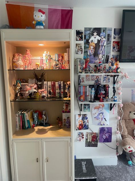 Anime figure collection Figure Shelves, Anime Figure Display Ideas, Anime Figure Display, Anime Collection, Anime Figure Shelf, Action Figure Display Ideas, Anime Figures Collection Display, Figure Display, Danganronpa Figures