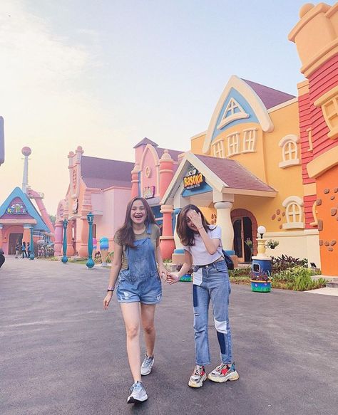 Dufan Outfit Ideas, Ootd Dufan, Photo Possess, Selfie Pose, Pose Fotografi, Woman Outfit, Uzzlang Girl, Trik Fotografi, Casual Street Style