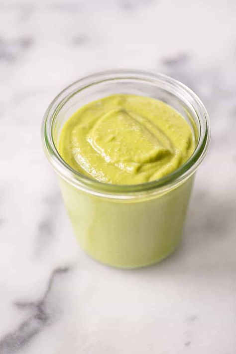 Creamy Jalapeno Salsa - Delish Knowledge Spicy Green Salsa, Best Cheese Sauce, Green Salsa Recipe, Mexican Sauces, Creamy Jalapeno Sauce, Creamy Salsa, Creamy Jalapeno, Chili Cheese Dips, Jalapeno Sauce