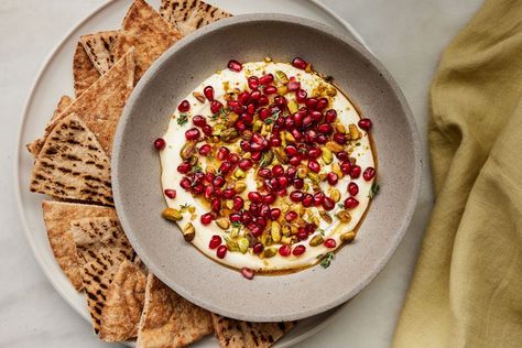 Whipped Feta with Pomegranate, Pistachios & Honey Easy Breakfast Brunch, Dessert Smoothie, Lunch Appetizers, Whipped Feta, Quick Appetizers, Quick Easy Dinner, Healthy Eating For Kids, Quick And Easy Breakfast, Vegetarian Cheese