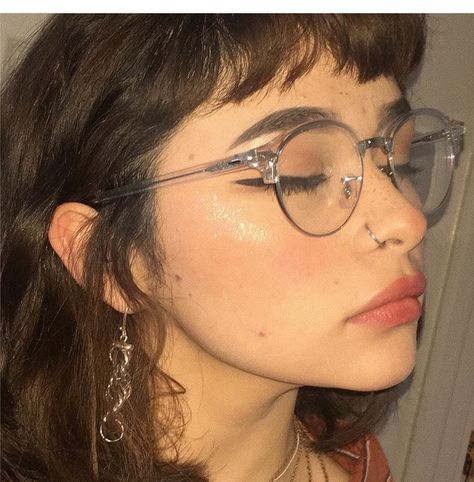 @peachcristine Circular Glasses, Glasses Aesthetic, Glasses Makeup, Cute Glasses, Diy Beauty Hacks, Girls With Glasses, Prom Makeup, Everyday Makeup, Girls Makeup