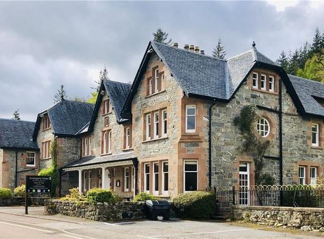 Scottish Homes, Stunning Hotels, Country House Hotels, Castle Hotel, Mansions Homes, Free Hotel, Banquet Hall, Rolling Hills, Bar Lounge