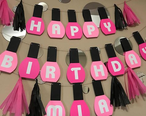 Spa Party Banner Manicure Birthday Party, Nail Birthday Party Ideas, Makeover Birthday Party For Kids, Spa Themed Birthday Party Decorations, Make Up Theme Party Ideas, Nail Salon Birthday Party Ideas, Salon Birthday Party Ideas, Barbie Spa Party, Spa Girls Birthday Party