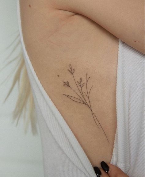 Soft Tattoo, Rib Tattoos For Women, Tattoo Design Tattoo, Hip Tattoos Women, Petite Tattoos, Inspiration Tattoo, Tattoo Cover Up, Spine Tattoos For Women, Tattoo Ideas Female