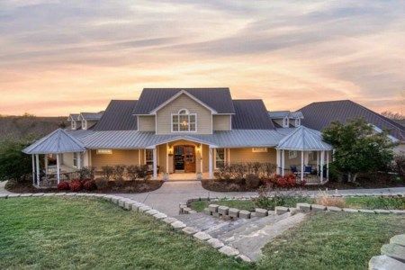 Aledo Real Estate Listings - Homes for Sale in Aledo Texas Aledo Texas, Real Estate Buyers, School Info, Downtown Dallas, Luxury Estate, Best Places To Live, Large Photos, Luxury Property, Real Estate Professionals