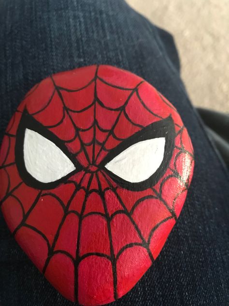 Rock Painting Spiderman, Rock Painting Ideas Easy Aesthetic, Painting Rocks Ideas Easy For Kids, Rock Painting Ideas Cute, Small Rock Painting Ideas Easy, Rock Painting Aesthetic, Disney Painted Rocks, Cute Rock Painting Ideas Easy, Rock Painting Ideas Aesthetic