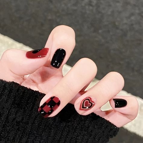 Black Acrylic Nails Ideas Short, Tomboy Nails Ideas, Red Black Nails, Ballerina Acrylic Nails, Red Nail Art Designs, Nails Short Square, Nails Glossy, Black Acrylic Nails, Punk Nails