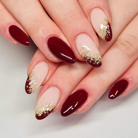 Elegant Red And Gold Nails, Christmas Nails Burgundy And Gold, Burgundy And Gold French Tip Nails, Garnet And Gold Nails, Red Nails With Gold Design, Bordo Nails, Red Gold Nails, Golden Nail Art, Glitter French Nails