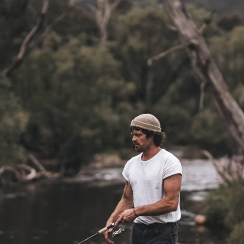 Outdoorsy Style Men, Camping Outfits Men, Country Outfits Men, Exploring Outfit, Styling Moodboard, Outdoorsmen Style, Hiking Outfit Men, Country Mens Fashion, Outdoorsy Style