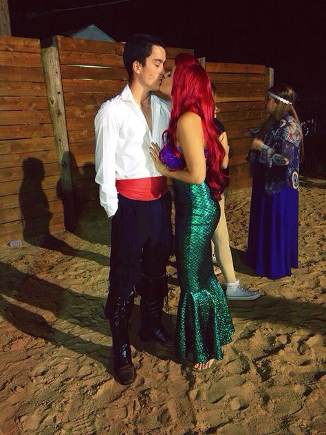 Diy Ariel Costume, Mermaid Couples Costume, Ariel Diy Costume, Red Head Costume Ideas Couple, Little Mermaid Halloween Costume Family, Disney Princess And Prince Costumes, Ariel Couple Costume, Little Mermaid Couple Costume, Princess Ariel Costume