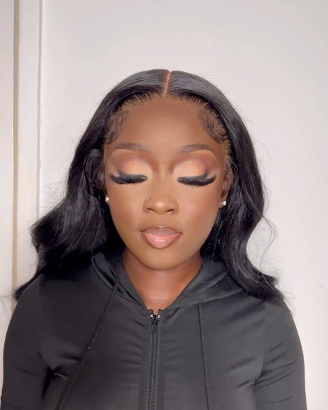 London Makeup Look, Baddie Aestethic, Client Makeup, Makeup 2022, Fall Baddie, Birthday Makeup Looks, 25 Birthday, Face Beat Makeup, Soft Eye Makeup