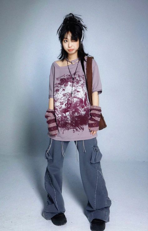 Grunge Fashion Y2k, Turtle Neck Outfit Y2k, Baggy Summer Outfits Grunge, Grunge Outfits Asian, 2000s China Fashion, Harajuku Y2k Outfits, Japan Early 2000s Fashion, Y2k Fashion Chinese, 90s J Fashion