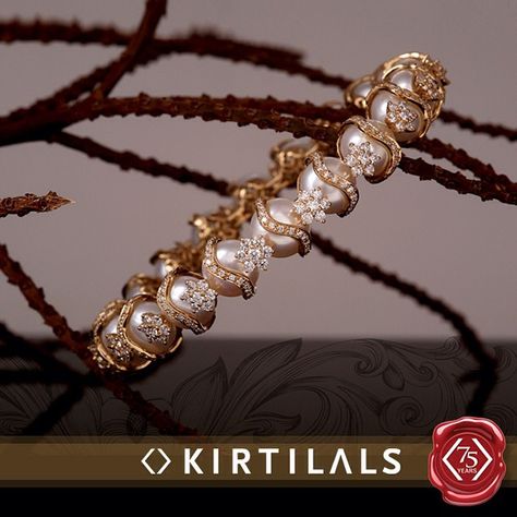 Kirtilals on Instagram: “Beautiful pearl bangle, with a belt of diamonds that enhance it's beauty further. #iheartdiamonds” Silver Kada Design, Pearl Bangles Indian Gold, Bangles Indian Gold, Kada Design, Silver Kada, Vintage Indian Jewelry, Royal Jewellery, Pearl Bangles, Temple Jewellery Earrings