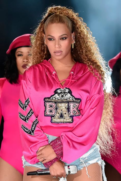 Beyoncé Modeling Ivy Park Valentine's Day Collection Beyonce Images, Beyonce 2013, Beyonce Coachella, Beyonce Hair, Queen Bee Beyonce, Beyonce Outfits, Beyonce Knowles Carter, Beyonce Style, Jenni Rivera