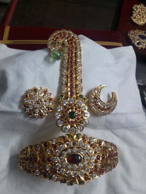 Suryudu Chandrudu Gold Designs, Persian Headdress, Groom Jwellery, Groom Wedding Jewellery, God Jewelry, Diamond Pendant Jewelry, Gold Bangle Set, Antique Jewellery Designs, Handmade Gold Jewellery