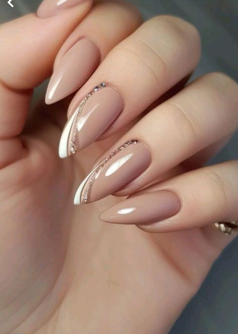 Artistic Almond Nails, Nails For Bridesmaids Wedding, Acrylic Nail Designs For Wedding, Cute Bridesmaid Nails, Nude Nails With Designs Art Ideas, Summer Nude Nail Designs, One Finger Nail Art, Nail Art Designs For Wedding, Nude Acrylic Nails With Design