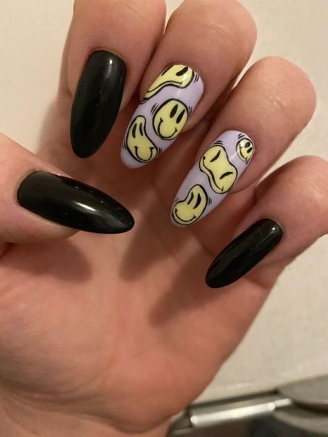 Nails trippy smiley inspiration #nail ideas #naildesign #nailart White Smiley Face Nails, Black And White Smiley Face, Smiley Face Nails, Face Nails, April Nails, Hippie Nails, Long Nail Designs, Edgy Nails, Grunge Nails