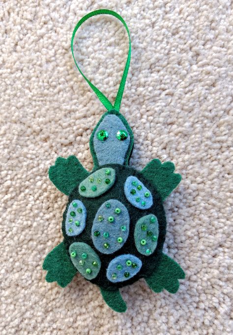 Felt Tortoise, Felt Sea Turtle, Felt Turtle, Turtle Stuff, Felt Magnet, Dragon Turtle, Washer Jewelry, Felt Craft Projects, Tortoise Turtle