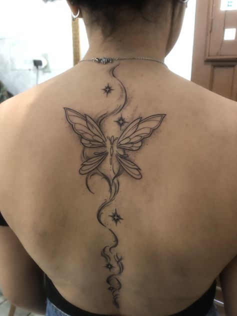 Add On To Spine Tattoo, Masculine Spine Tattoo, Tattoos On Spine For Women, Spine Tattoos For Women Grunge, Henna Tattoo Designs Spine, Spine Tattoo Skeleton Arm, Spine Tattoo Skeleton, Skeletal Spine Tattoo, Star Spine Tattoos For Women