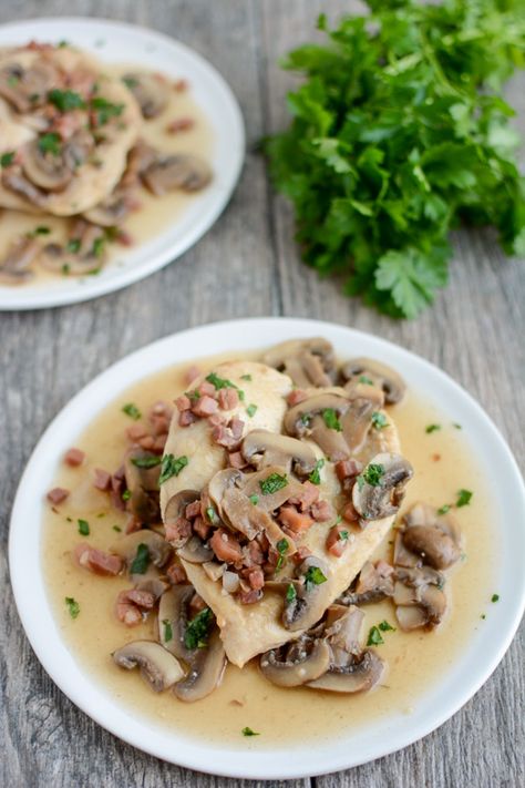 This Instant Pot Chicken Marsala is perfect for a busy weeknight dinner or a fancy date night in. It's easy to make, full of flavor and using the pressure cooker makes it even less work than the already simple stovetop version. Easy Instant Pot Chicken Recipes, Instant Pot Chicken Marsala, Pressure Cooker Recipes Chicken, Lean Green Meals, Cacciatore Recipes, Pressure Cooking Today, Chicken Cacciatore Recipe, Instant Pot Chicken Recipes, Fancy Date Night